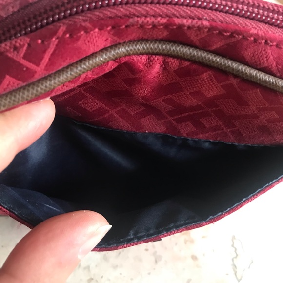 Tommy Hilfiger red cross body purse.  Good pre-loved condition. - Picture 10 of 13